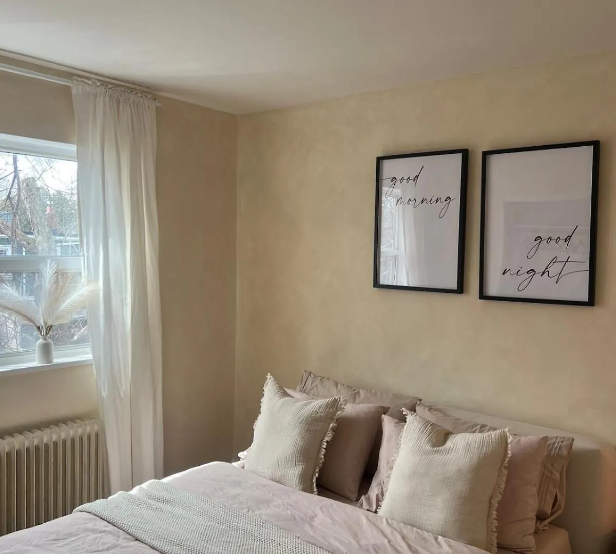 Cozy Bohemian Apartment Toronto Kanada